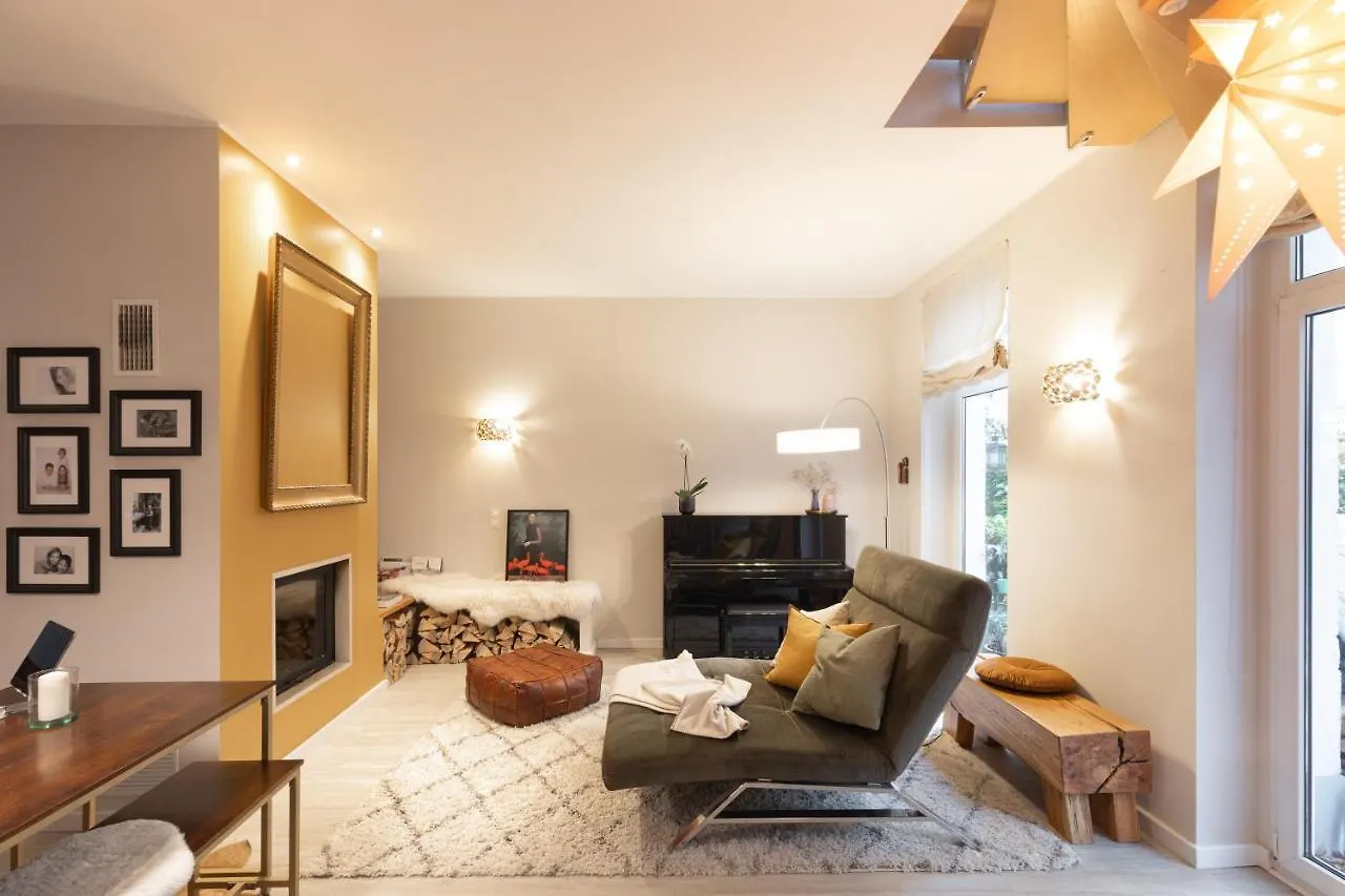 Luxury Townhouse With Garden - A Central Oasis location